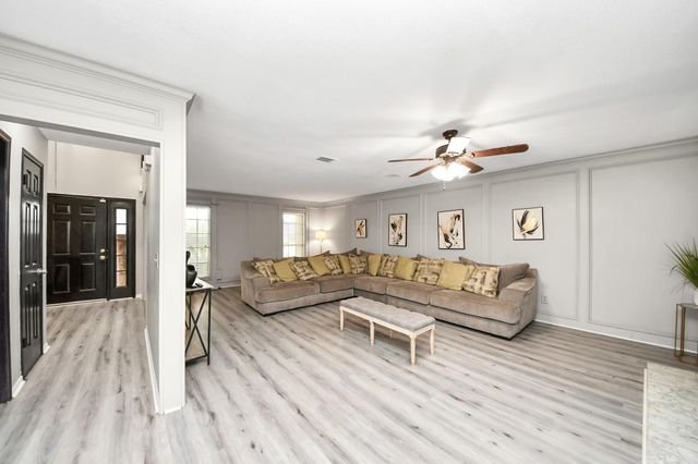3925 Spring Crest Court, Pearland, TX 77584