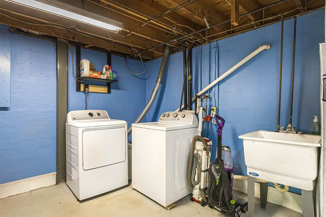 4016 EAST Avenue, Erie, PA 16504
