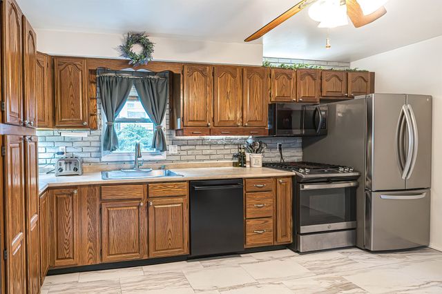 4016 EAST Avenue, Erie, PA 16504
