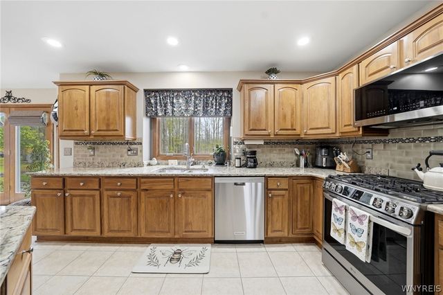 31 Apple Blossom Boulevard, Lancaster, NY 14086
