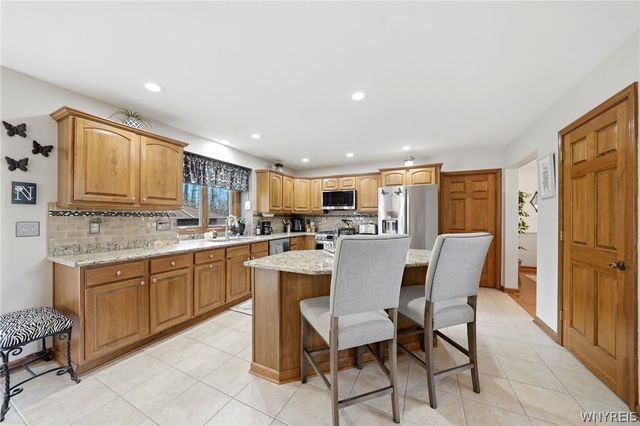 31 Apple Blossom Boulevard, Lancaster, NY 14086
