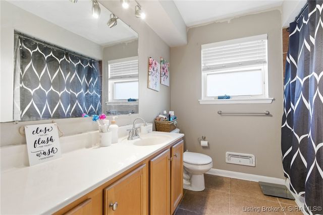 1106 Sportsman Drive, Jeffersonville, IN 47130