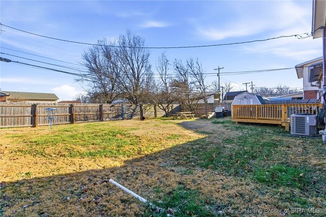 1106 Sportsman Drive, Jeffersonville, IN 47130