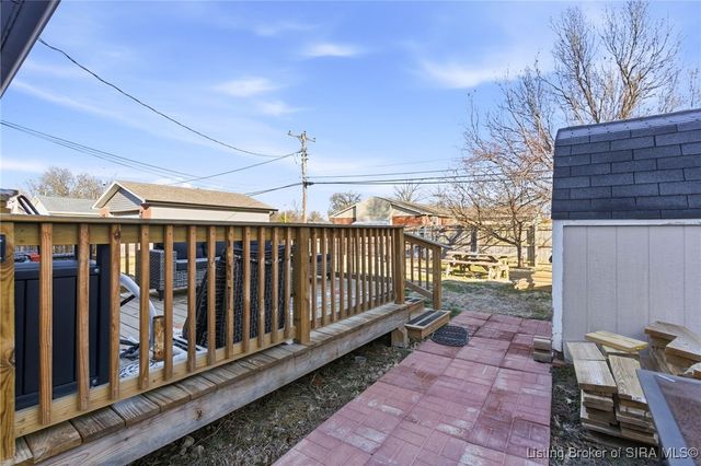 1106 Sportsman Drive, Jeffersonville, IN 47130