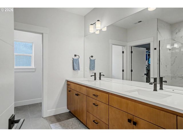 5520 CROSSLER MEADOW Loop Se, Salem, OR 97306