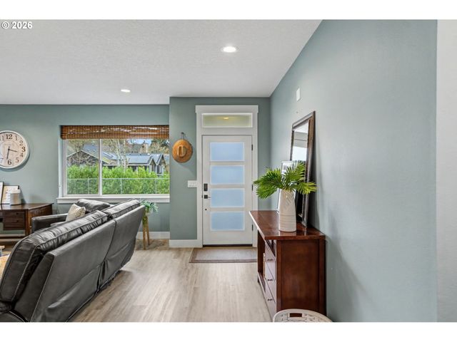 5520 CROSSLER MEADOW Loop Se, Salem, OR 97306