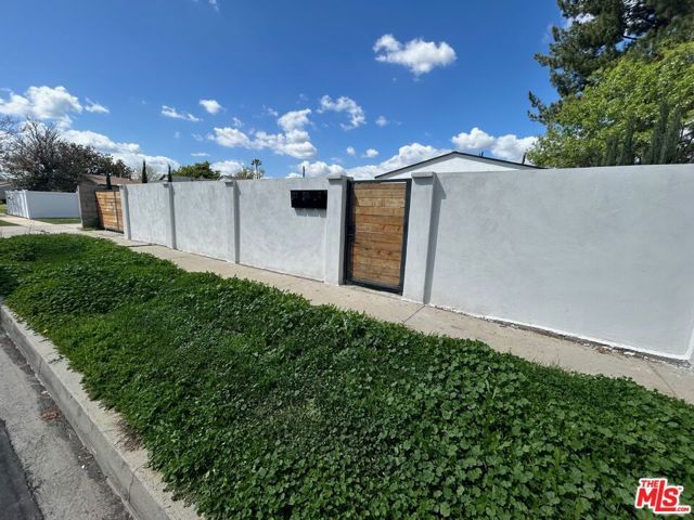 6915 Laramie Avenue, Winnetka (los Angeles), CA 91306