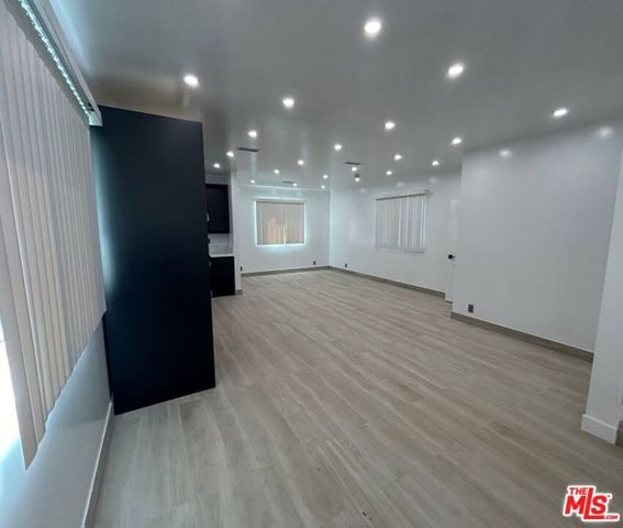 6915 Laramie Avenue, Winnetka (los Angeles), CA 91306