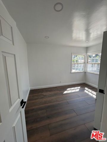 6915 Laramie Avenue, Winnetka (los Angeles), CA 91306