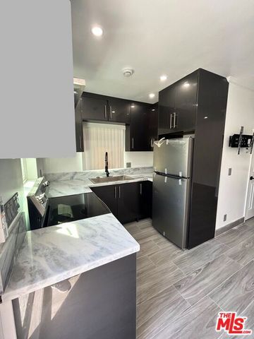 6915 Laramie Avenue, Winnetka (los Angeles), CA 91306