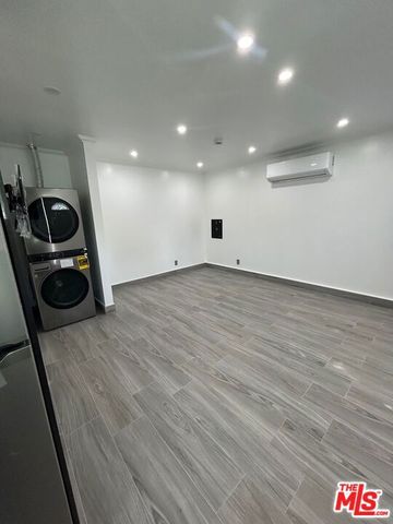 6915 Laramie Avenue, Winnetka (los Angeles), CA 91306
