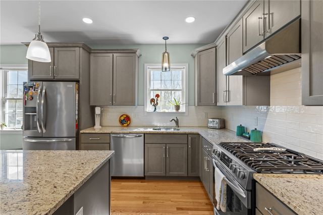 54 Carpenter Street, Warwick, RI 02886