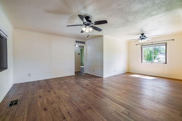 6624 Tierra Drive NW, Albuquerque, NM 87107