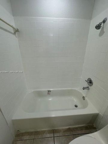 4032 NW 87th Ave 0, Sunrise, FL 33351