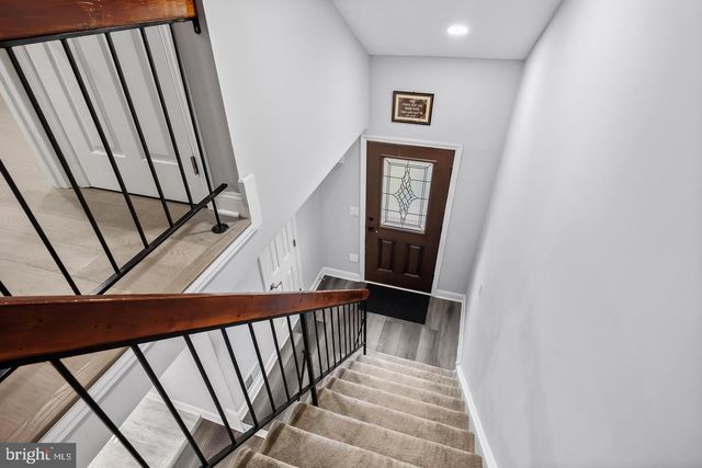 17 WINCHESTER DR, East Windsor, NJ 08520