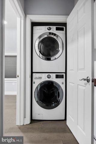 17 WINCHESTER DR, East Windsor, NJ 08520