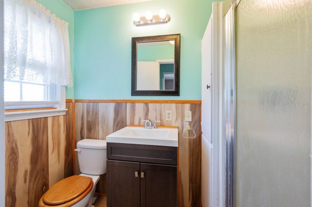 1705 100 HWY W, Decaturville, TN 38329