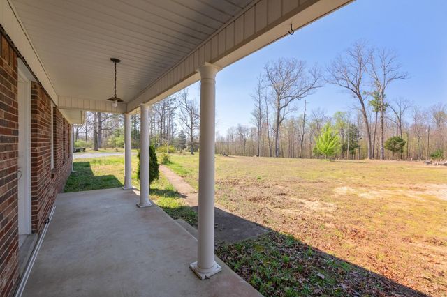 1705 100 HWY W, Decaturville, TN 38329