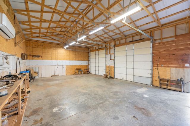 1705 100 HWY W, Decaturville, TN 38329