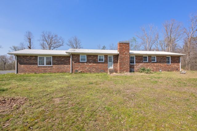 1705 100 HWY W, Decaturville, TN 38329