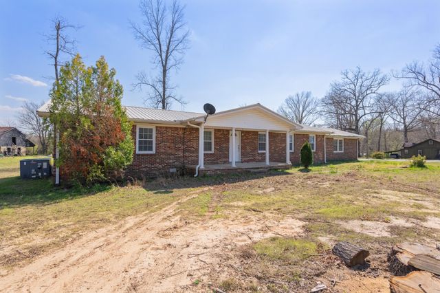 1705 100 HWY W, Decaturville, TN 38329