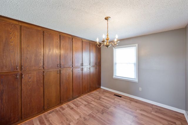 1705 100 HWY W, Decaturville, TN 38329