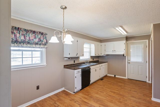 1705 100 HWY W, Decaturville, TN 38329