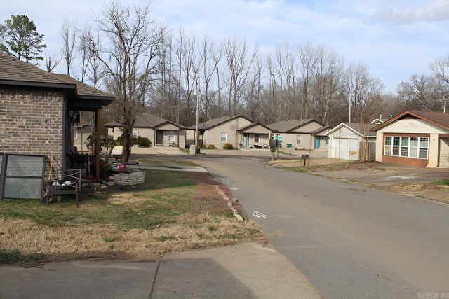 17 Villas Drive, Sherwood, AR 72120