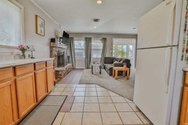 836 Chapman Lake Drive, Warsaw, IN 46582