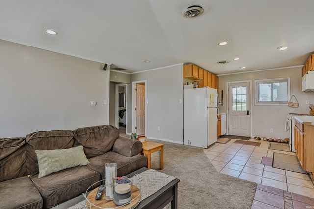 836 Chapman Lake Drive, Warsaw, IN 46582