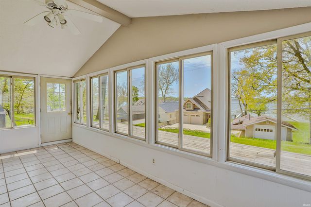 836 Chapman Lake Drive, Warsaw, IN 46582