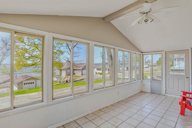 836 Chapman Lake Drive, Warsaw, IN 46582