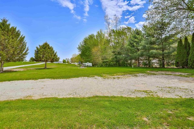836 Chapman Lake Drive, Warsaw, IN 46582