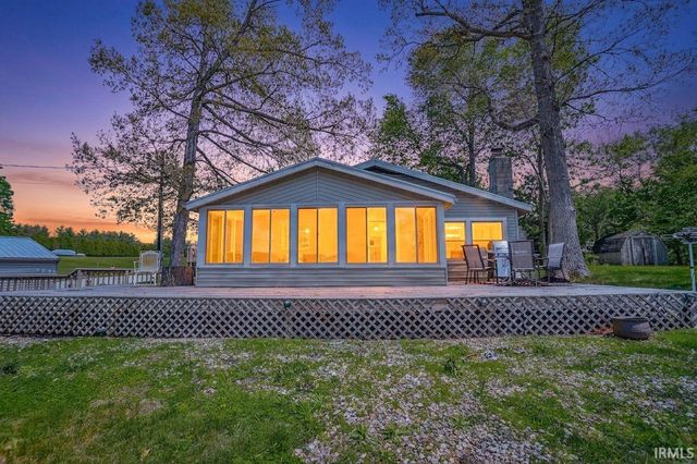 836 Chapman Lake Drive, Warsaw, IN 46582