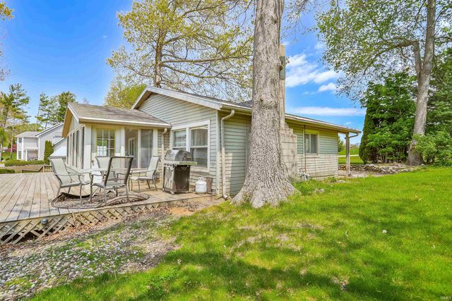 836 Chapman Lake Drive, Warsaw, IN 46582