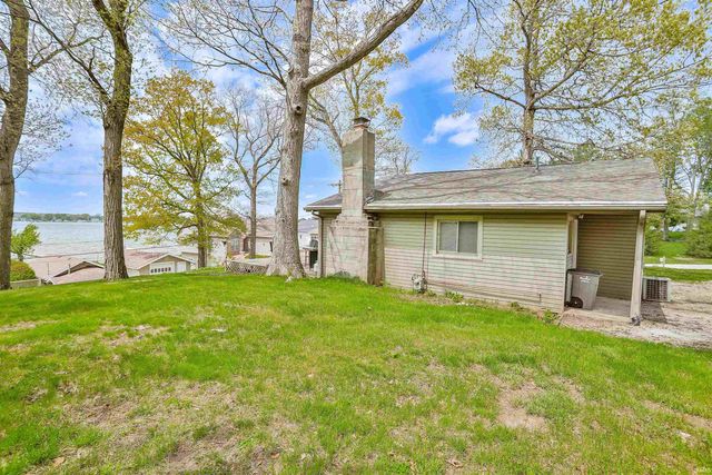 836 Chapman Lake Drive, Warsaw, IN 46582