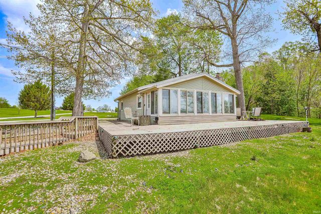 836 Chapman Lake Drive, Warsaw, IN 46582