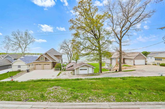 836 Chapman Lake Drive, Warsaw, IN 46582