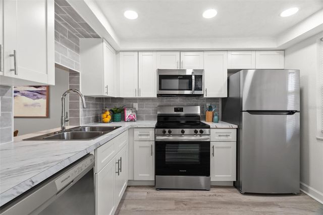 4129 STRATFORD DRIVE 4129, New Port Richey, FL 34652