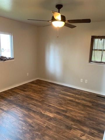 1711 W Deane Street, Fayetteville, AR 72703