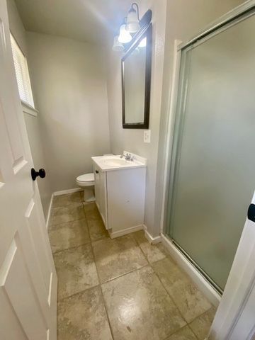 1711 W Deane Street, Fayetteville, AR 72703