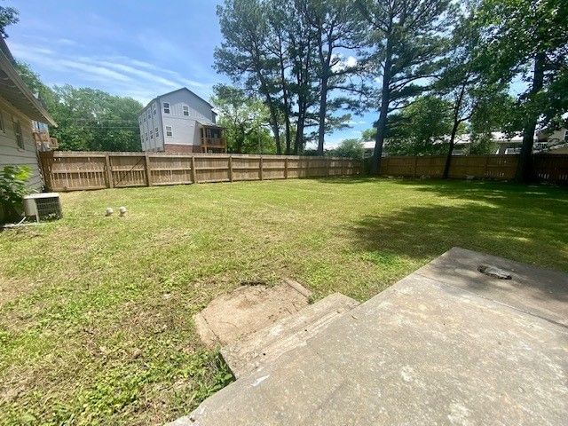 1711 W Deane Street, Fayetteville, AR 72703