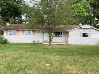 1711 W Deane Street, Fayetteville, AR 72703
