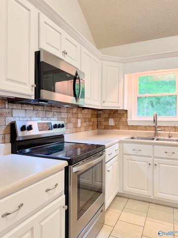 3326 Valley Forge Road, Decatur, AL 35603