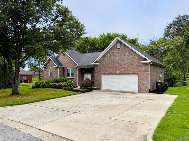 3326 Valley Forge Road, Decatur, AL 35603