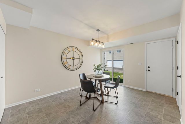 783 Four Seasons Boulevard, Aurora, IL 60504
