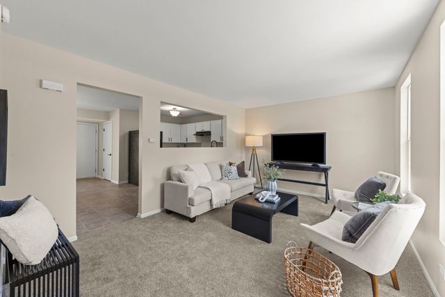 783 Four Seasons Boulevard, Aurora, IL 60504