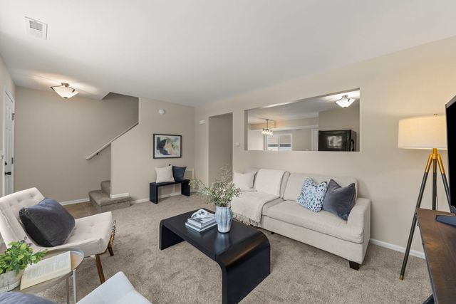 783 Four Seasons Boulevard, Aurora, IL 60504
