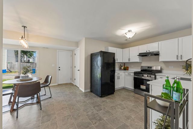783 Four Seasons Boulevard, Aurora, IL 60504