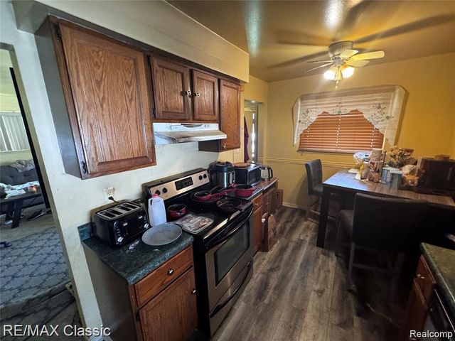 19930 Gaylord, Redford, MI 48240